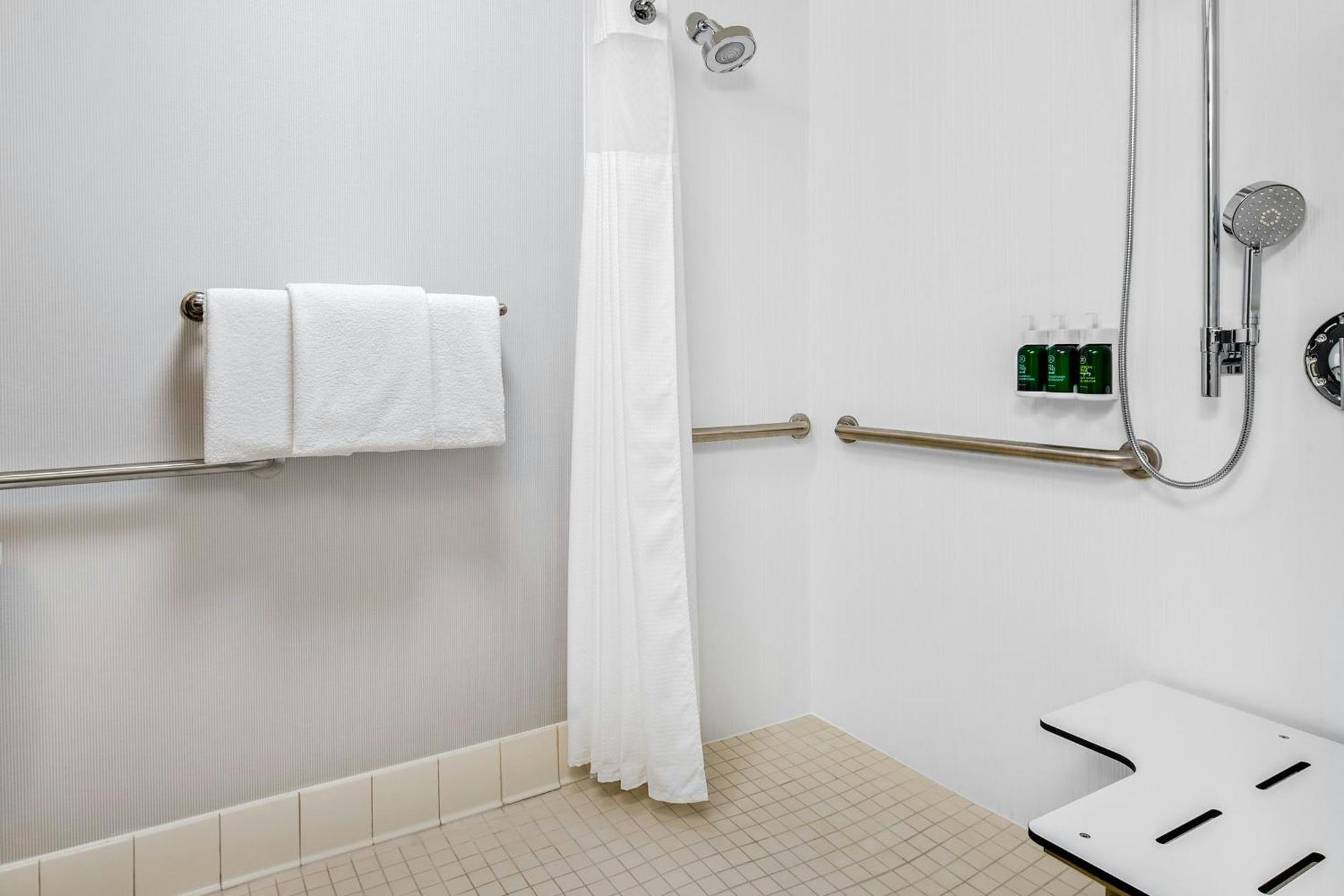 Courtyard By Marriott Pittsburgh Airport Hotel Coraopolis Exterior photo