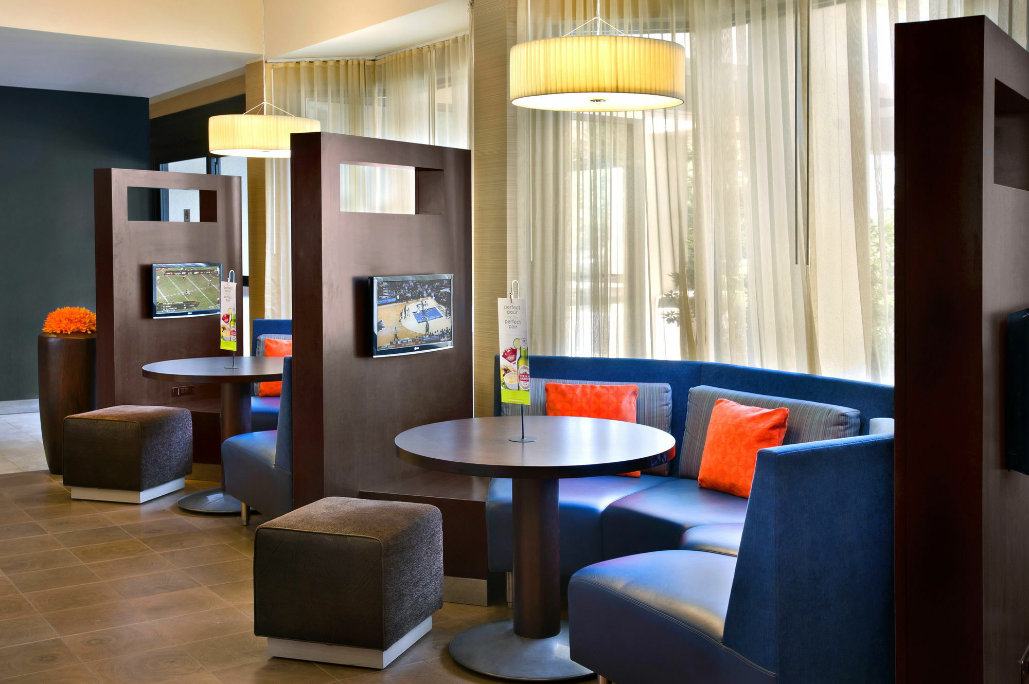 Courtyard By Marriott Pittsburgh Airport Hotel Coraopolis Exterior photo
